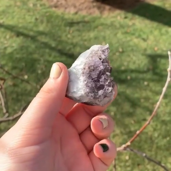 Amethyst crystal cluster - Picture 3 of 5